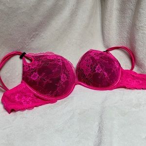 Victoria’s Secret Push-Up Plunge Bra